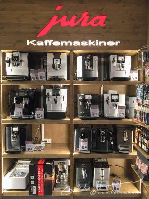 Sind selbst in kleinen Läden in Nord-Norwegen anzutreffen: die Kaffeemaschinen aus meiner unmittelbaren Heimat
