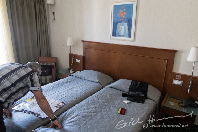 Hotelzimmer bereits bezogen, Herbert schon am Kartenstudium (hab zwar gemeint der kennt sich hier aus?!?)