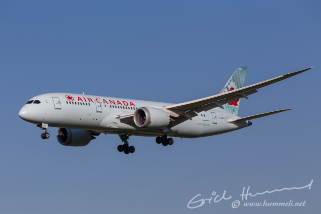 Air Canada B787 aus Toronto und...